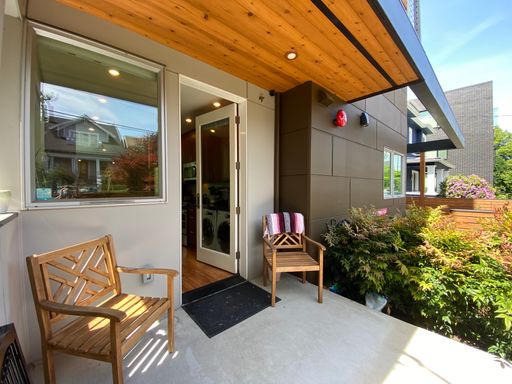 Listing photo thumbnail