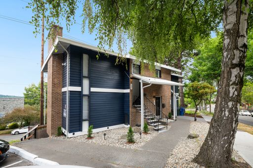 Ballard/Phinney Ridge Apartment – photo 1