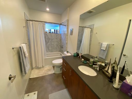 Listing photo thumbnail