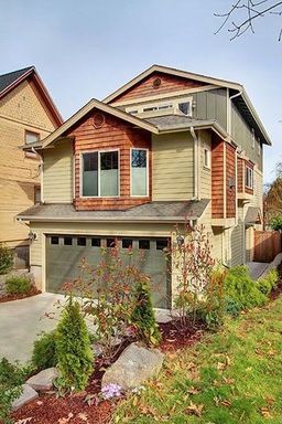 Central District Home – photo 1