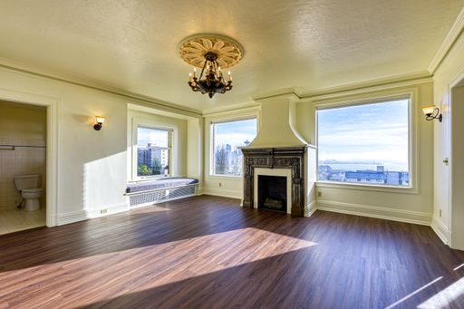Listing photo thumbnail