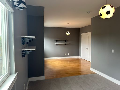 Listing photo thumbnail