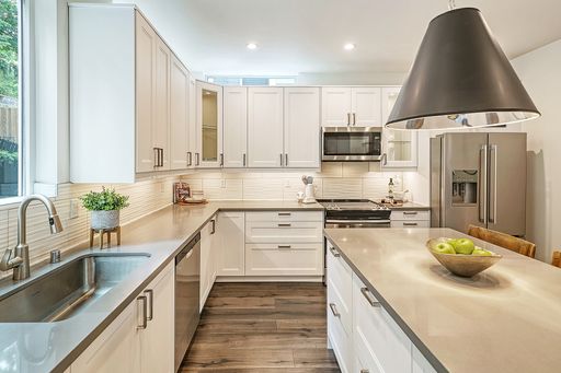 Listing photo thumbnail