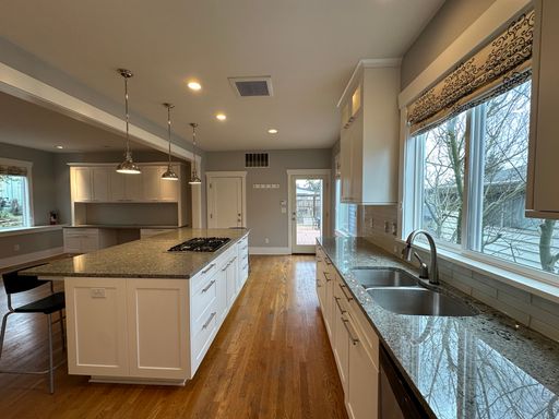 Listing photo thumbnail