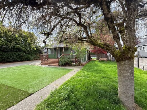 3239 39th Ave SW , Seattle, WA 98116
