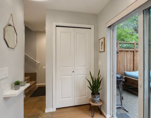 Listing photo thumbnail