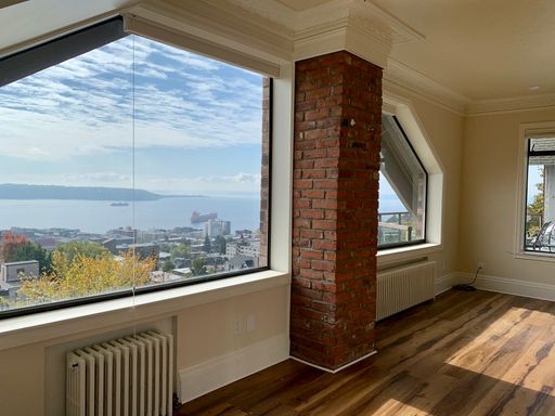 Listing photo thumbnail