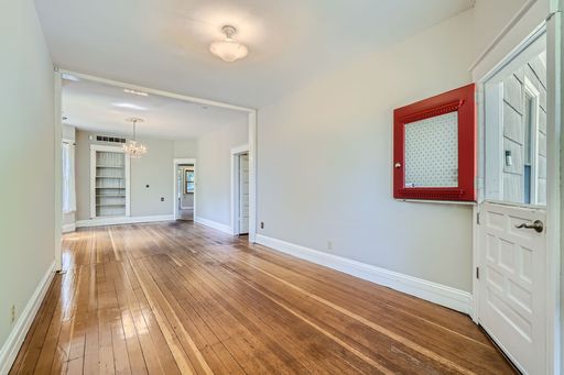 Listing photo thumbnail