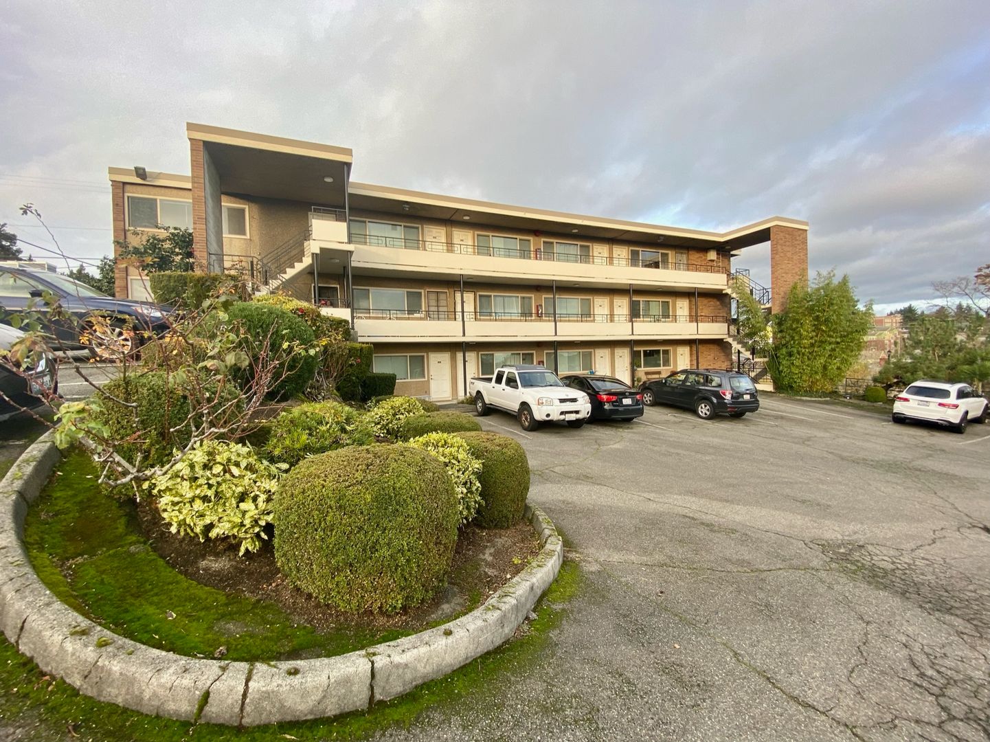 Seattle Apartment: 3938 Whitman Ave. N.