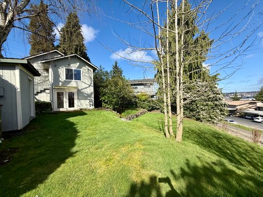 Listing photo thumbnail