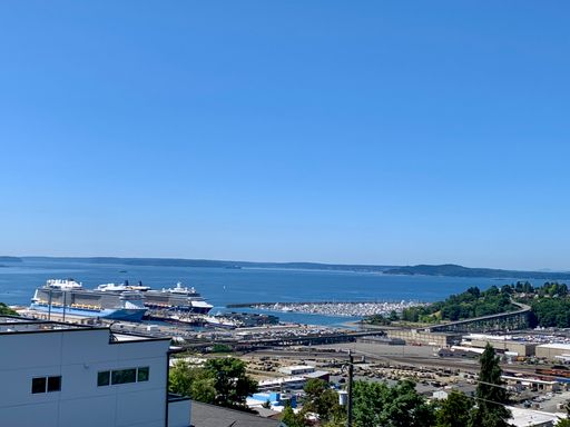 Listing photo thumbnail