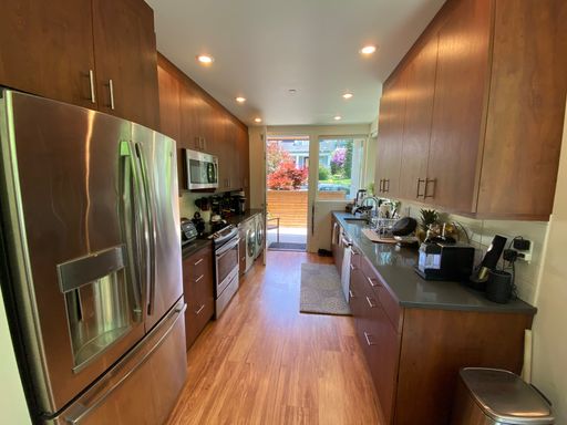 Listing photo thumbnail