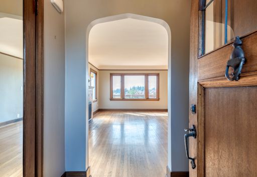 Listing photo thumbnail