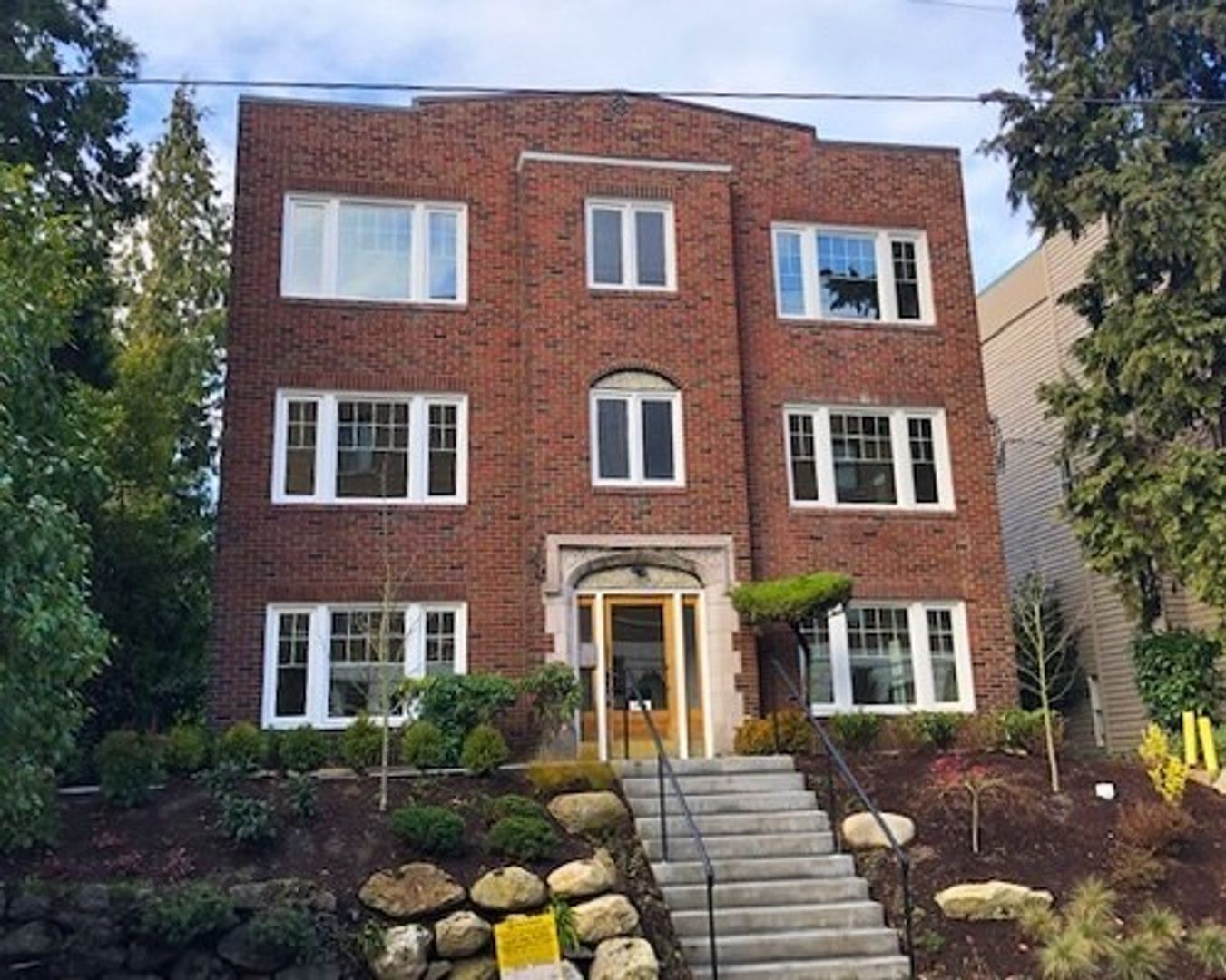 Seattle Apartment: 2821 Franklin Ave East