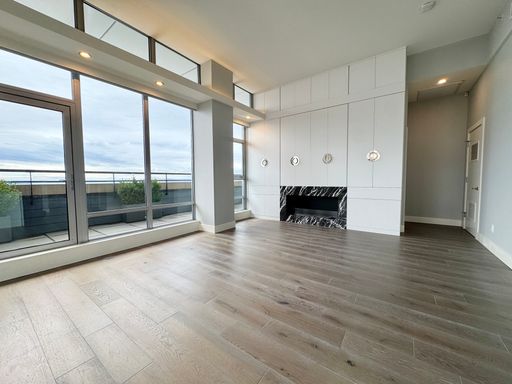 Listing photo thumbnail