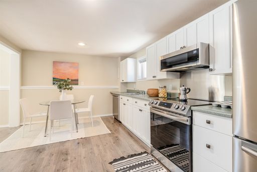 Listing photo thumbnail