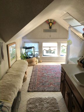 Listing photo thumbnail