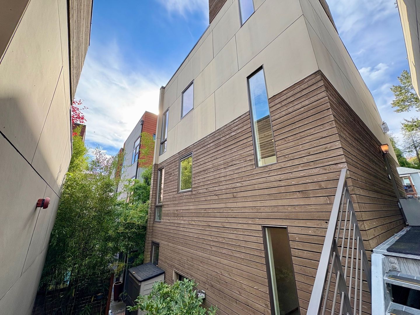Seattle Townhome: 1522 18th Ave S