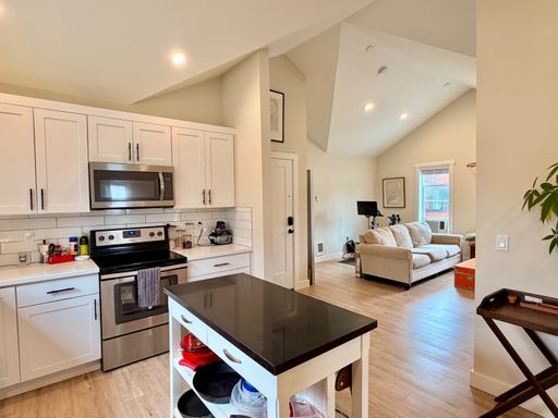 Listing photo thumbnail