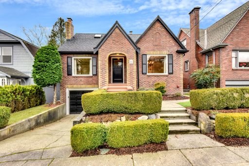 7545 1st Ave NE, Seattle, WA 98115