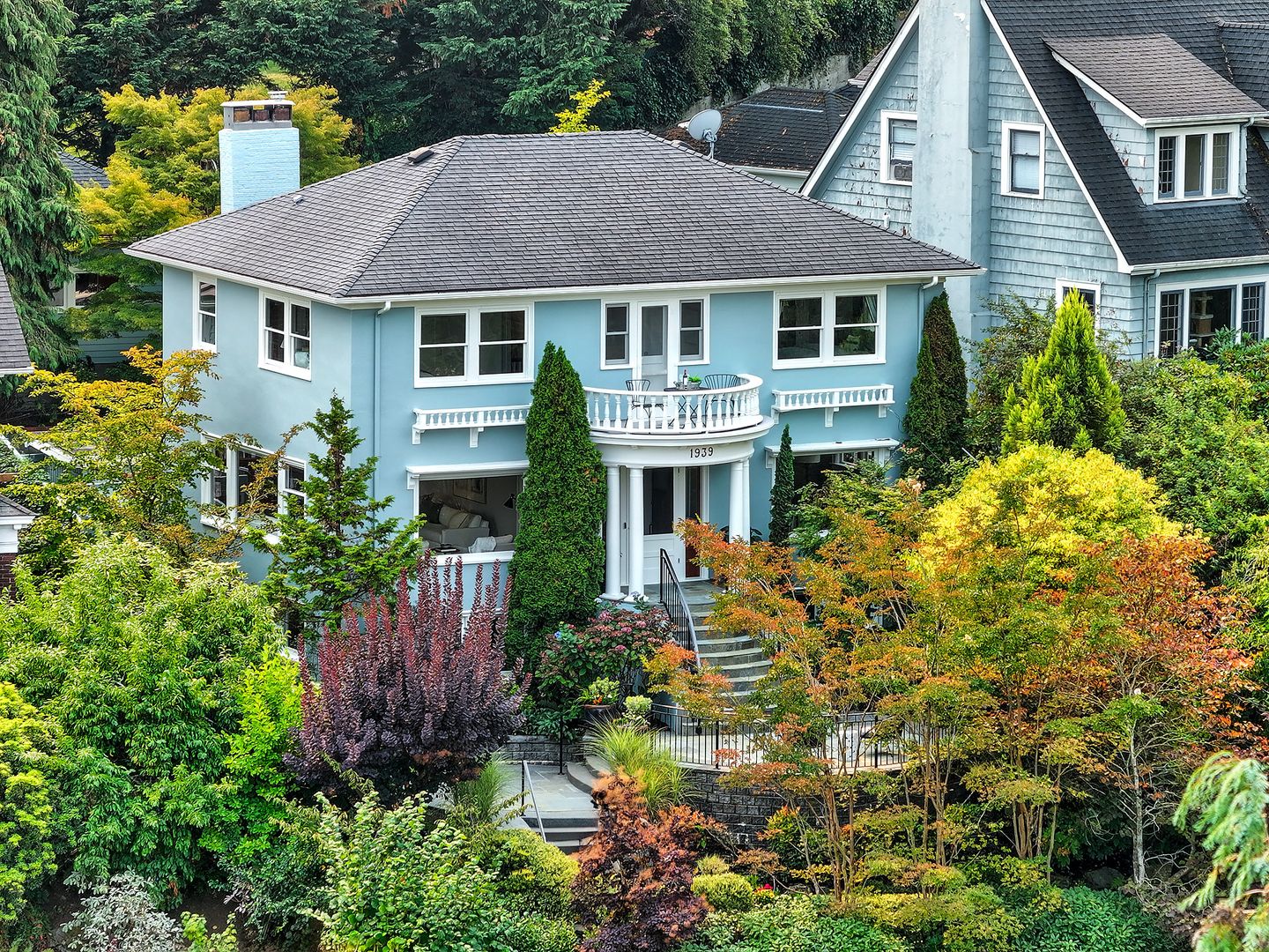 Seattle House: 1939 E Crescent Dr