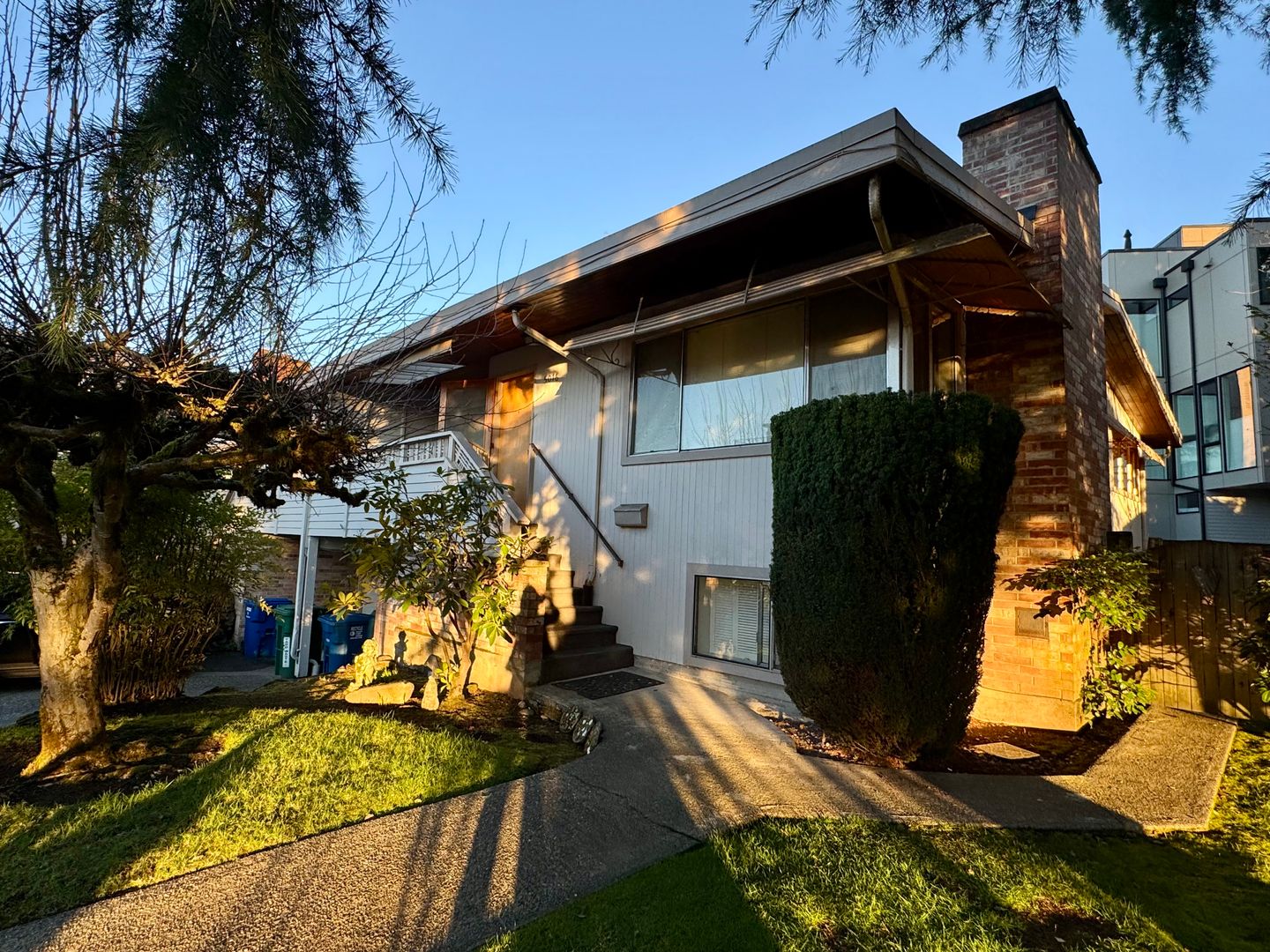 Seattle Apartment: 5016-5018 Sand Point Pl NE