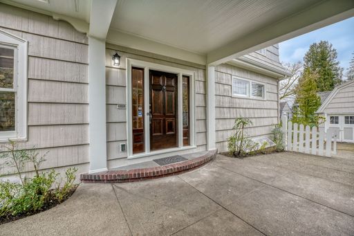 Listing photo thumbnail