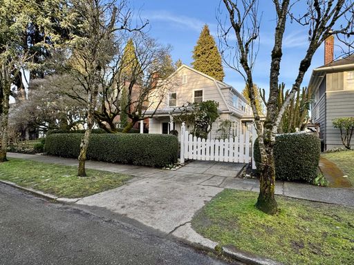 Listing photo thumbnail