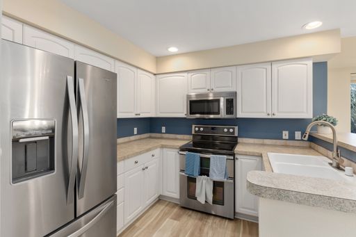 Listing photo thumbnail