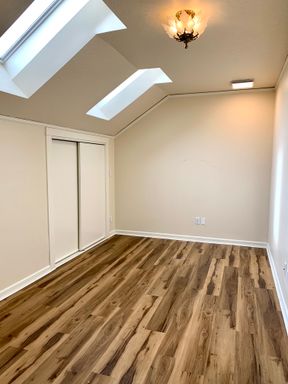 Listing photo thumbnail