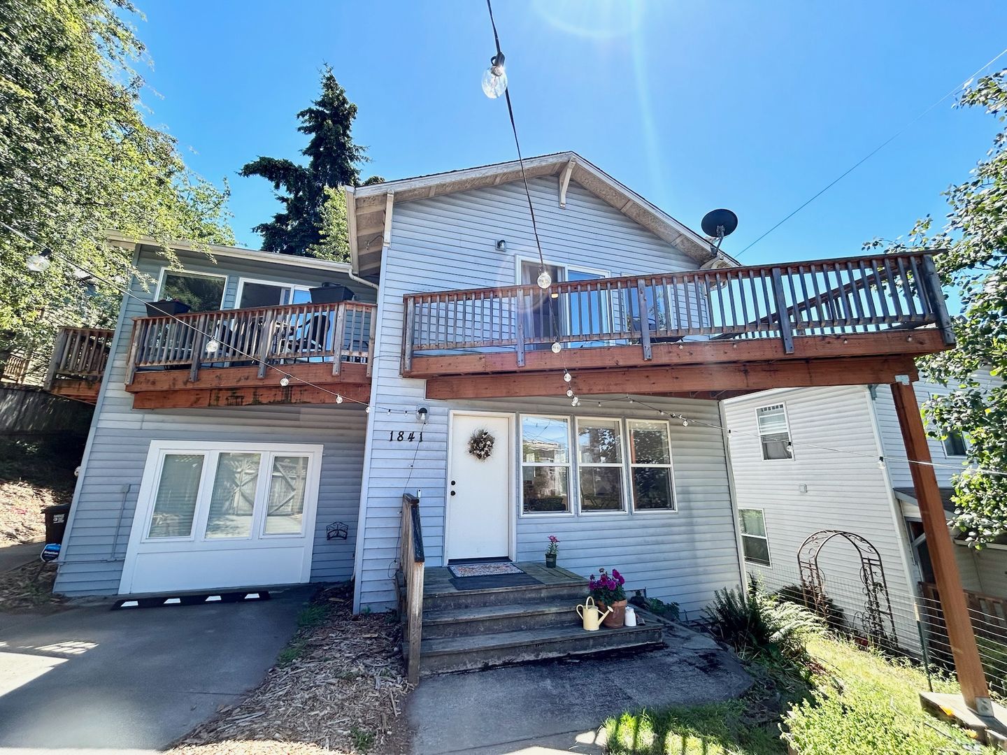 Seattle Apartment: 1841 S Charles St