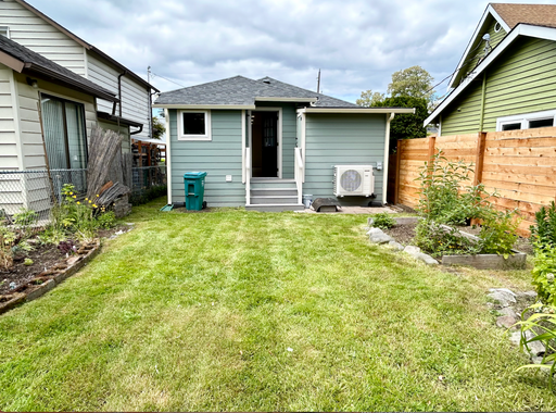 Listing photo thumbnail