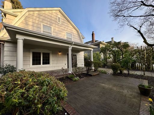 Listing photo thumbnail