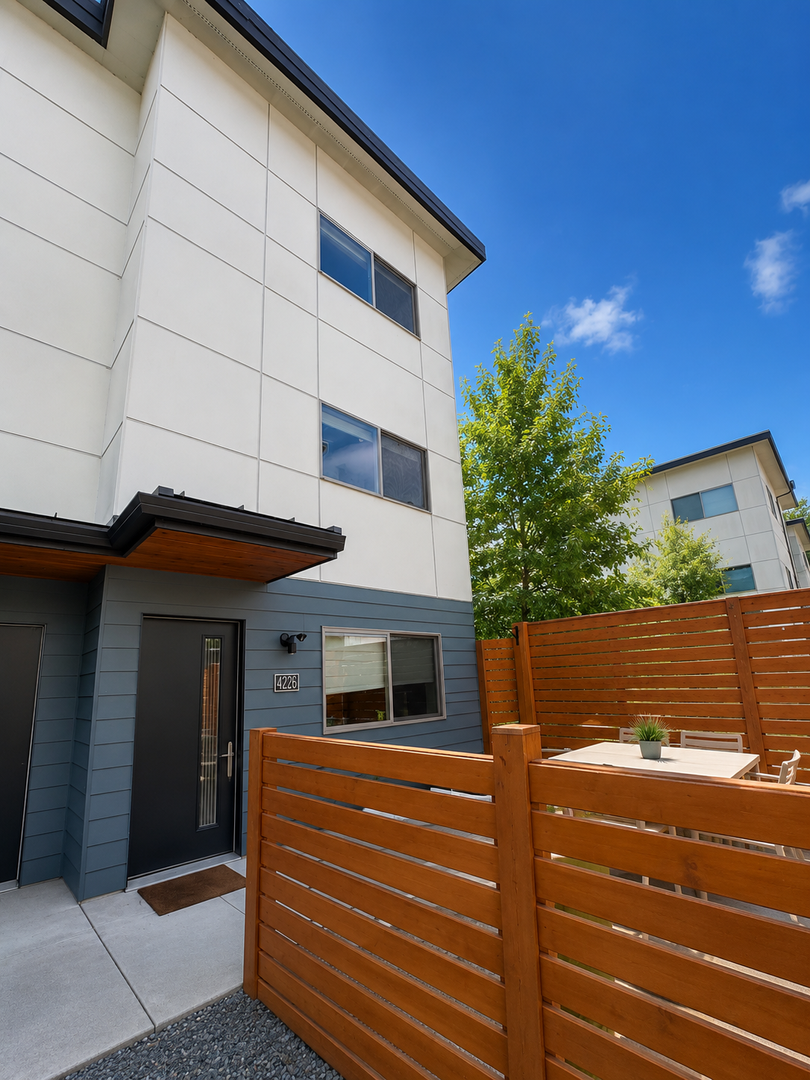 Seattle Townhome: 4226 S Greenbelt Station Dr