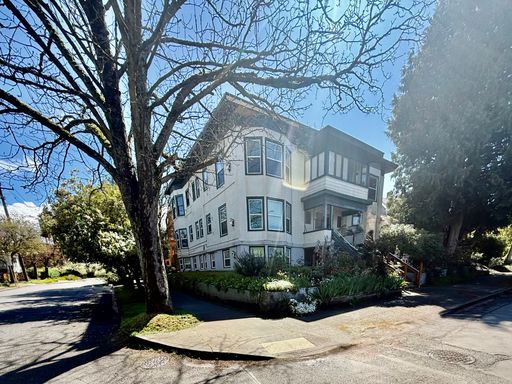 2156 8th Ave W - 6, Seattle, WA 98119