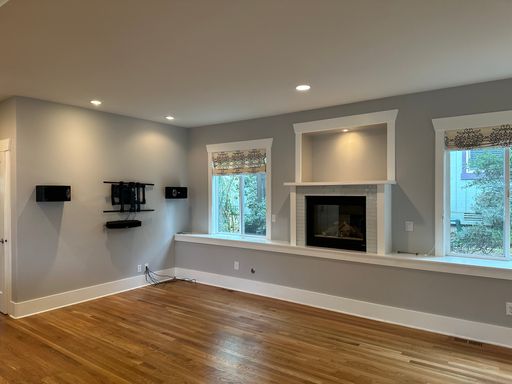 Listing photo thumbnail