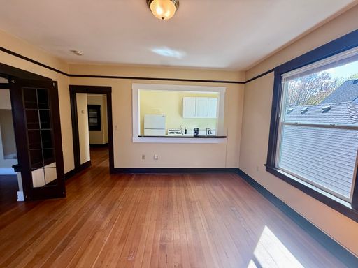 Listing photo thumbnail