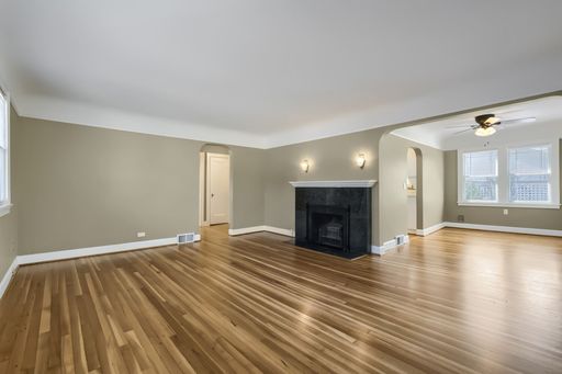 Listing photo thumbnail