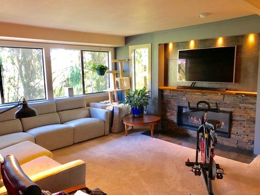 Listing photo thumbnail