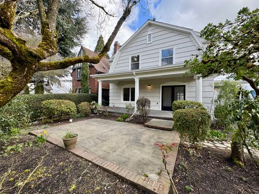 Listing photo thumbnail