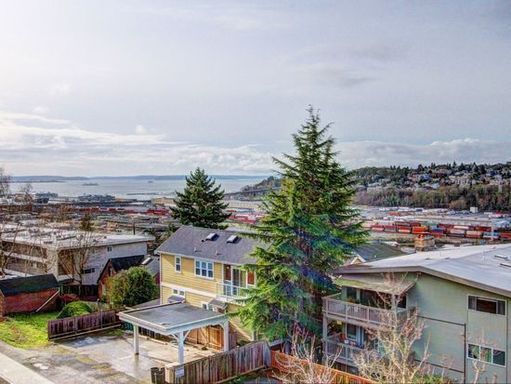 2551 1⁄2 13th Ave W, Seattle, WA 98119