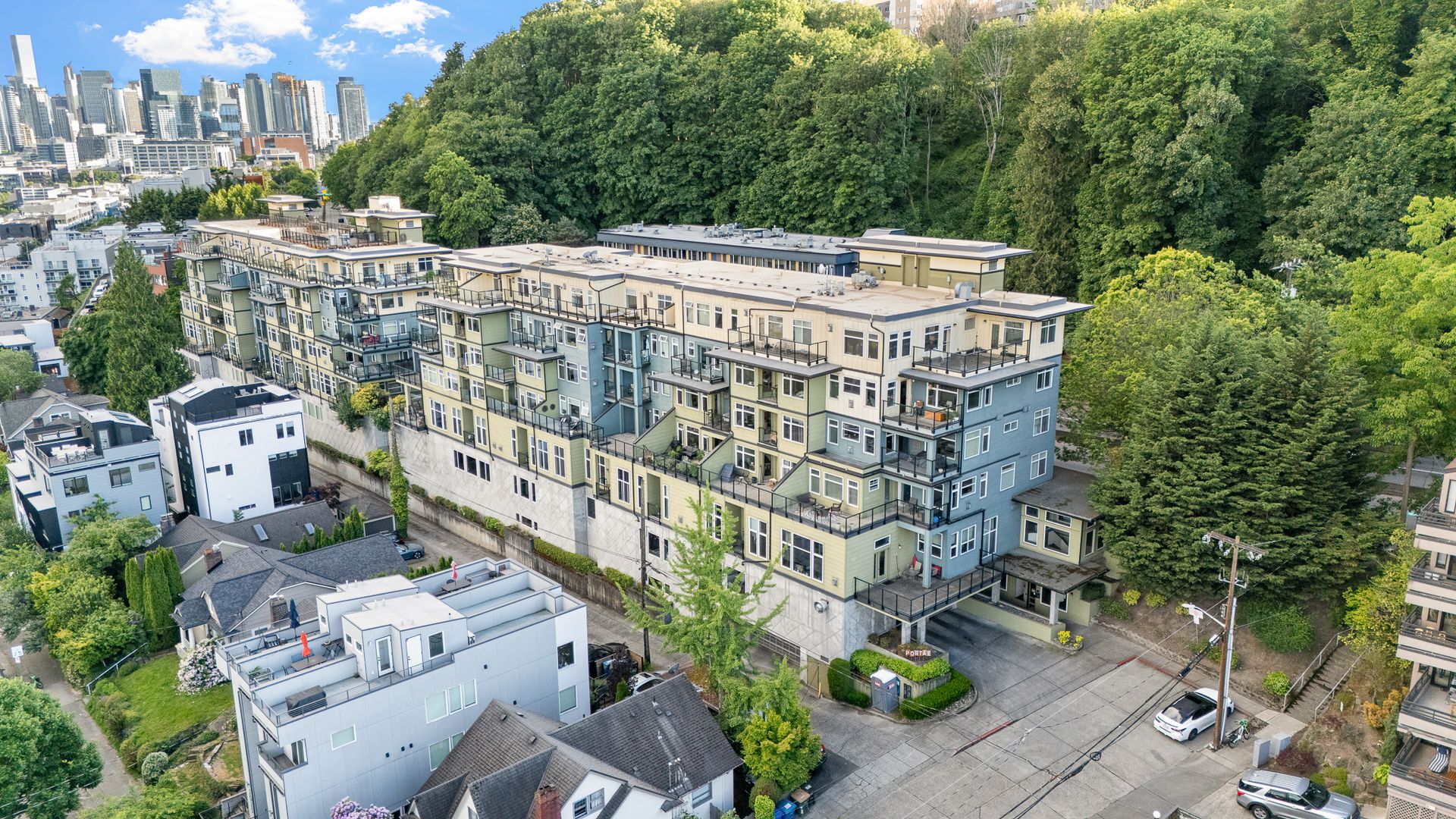 Seattle Condo: 655 Crockett St #A104
