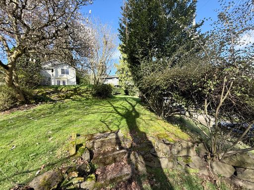 909 W Emerson St, Seattle, WA 98119