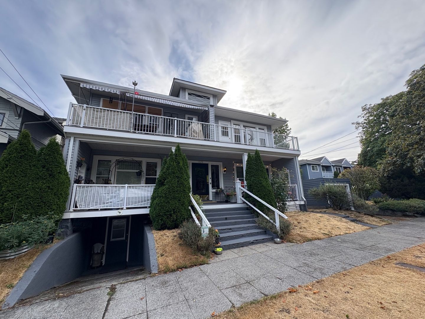 Seattle Apartment: 1420 Warren Ave N