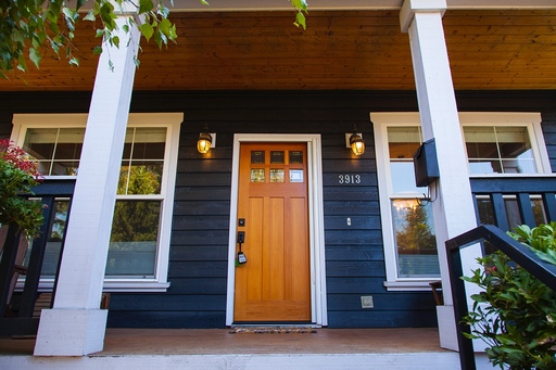 Listing photo thumbnail