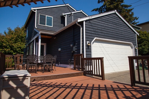 Listing photo thumbnail