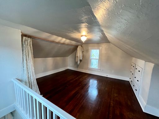 Listing photo thumbnail