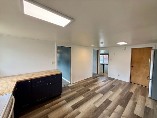 Listing photo thumbnail