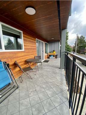 Listing photo thumbnail