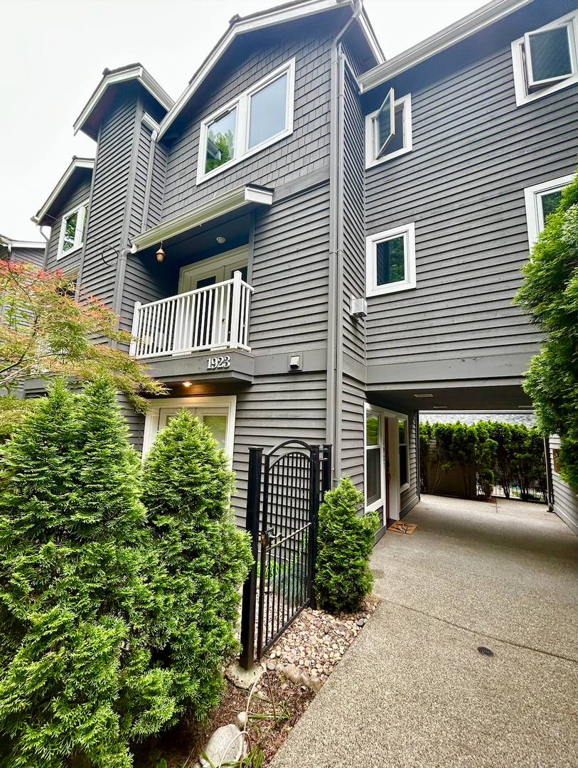 Seattle Townhome: 1923 42nd Ave E